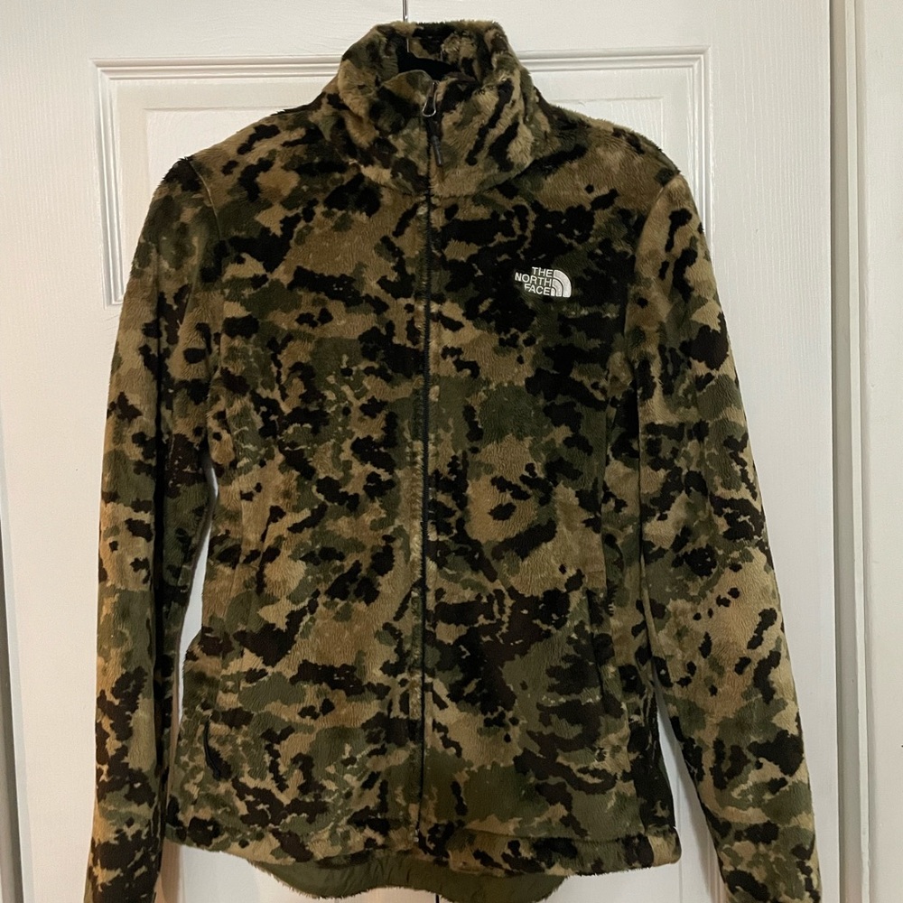 The North Face Camouflage Fleece Jacket - NWOT - Size Medium